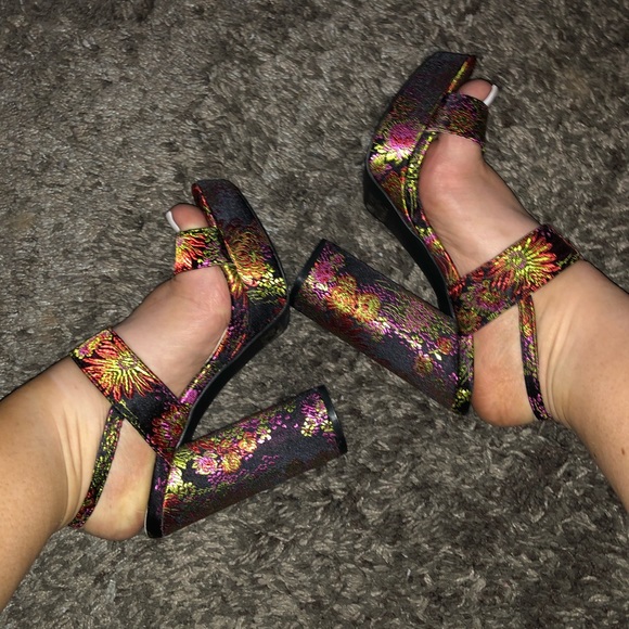 NWOT Qupid Floral Brocade Chunky Platform Heel - Picture 11 of 12